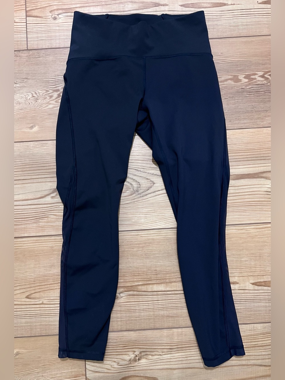 LULULEMON • Women's Train
Times 7/8 Pant 25" Midnight Navy
Luxtreme Mesh - Picture 3 of 4